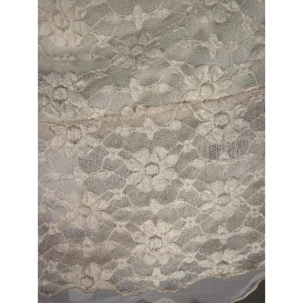 UO Kimchi Blue White Floral Lace Tube Top Coquette Fairycore NWT Large - Picture 3 of 6